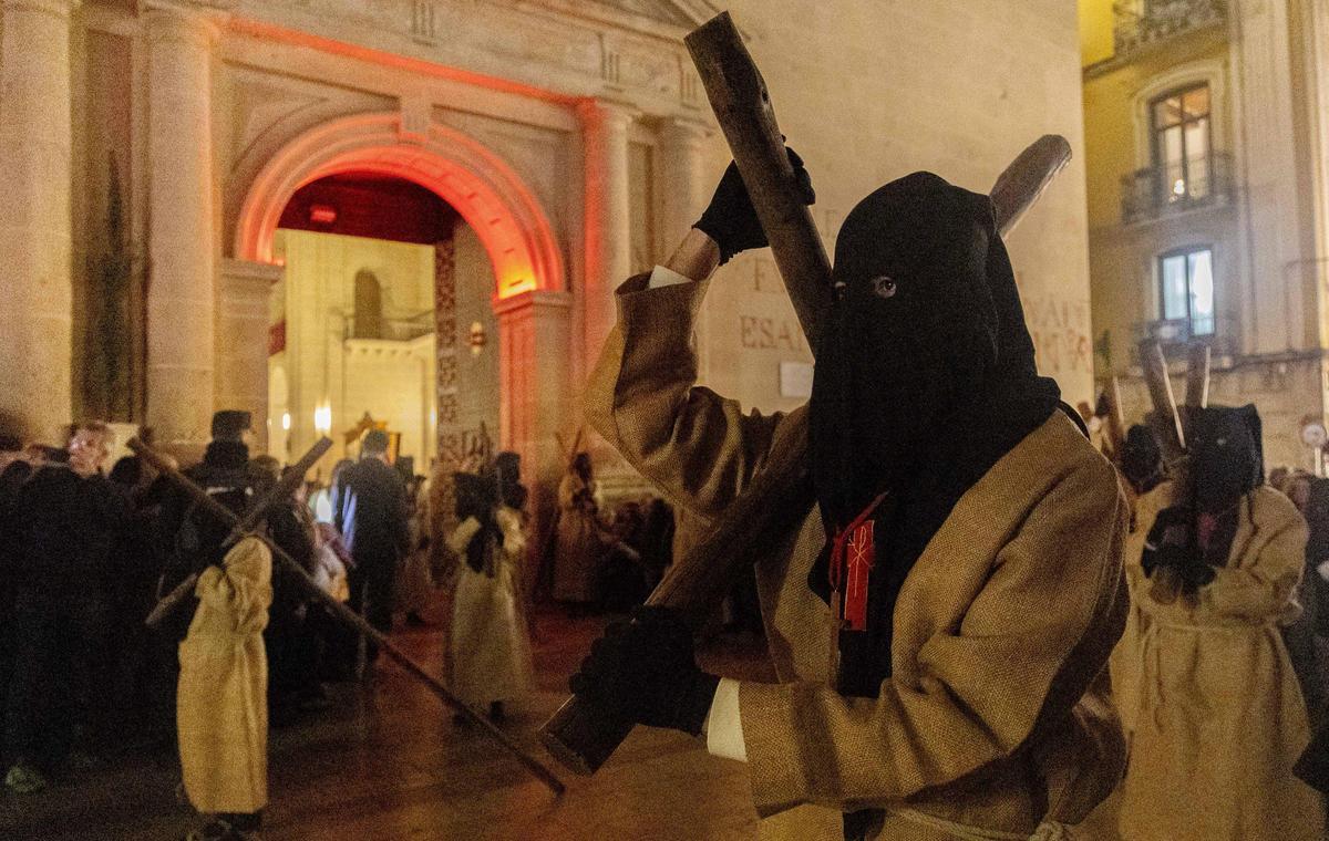 Semana Santa en Alicante 2026: Procesión de la Hermandad Penitencial del Perdón en el Jueves Santo