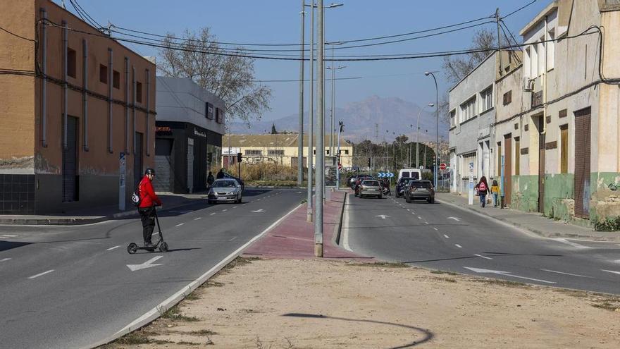 Mejoras en la mediana de la Vía Parque en La Florida: otro cruce, más farolas y nuevos árboles