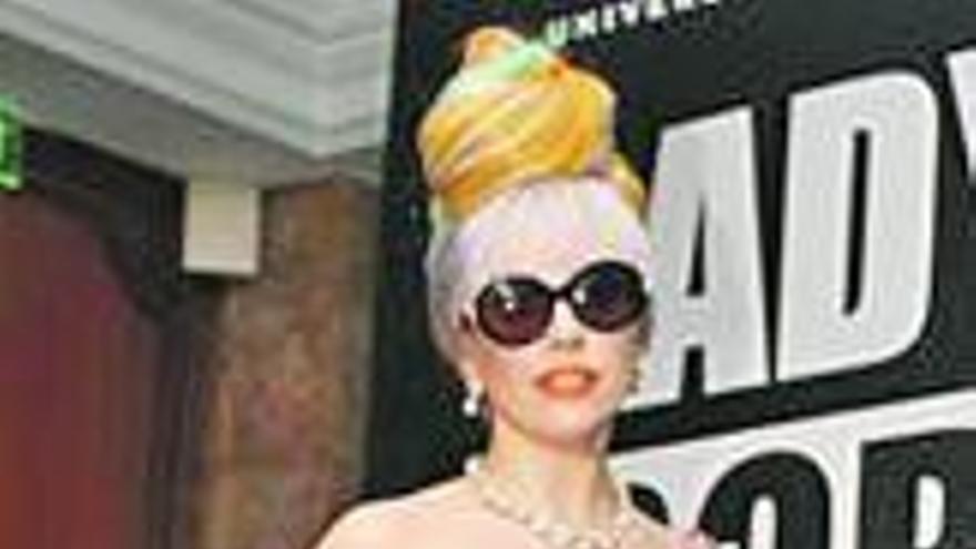 Lady Gaga recibe 2012 en Times Square