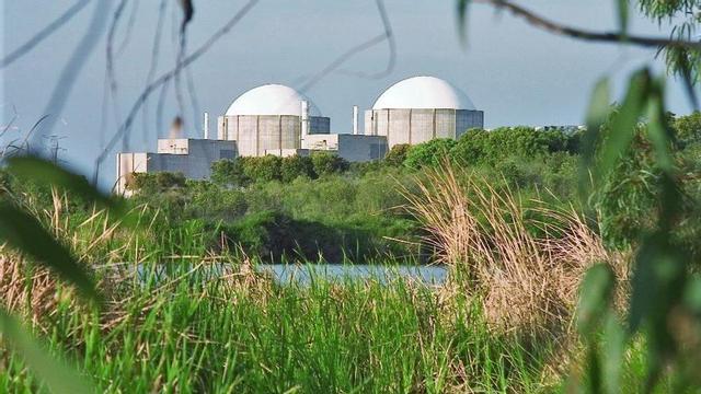 Archivo - Exteriror de la Central Nuclear de Almaraz