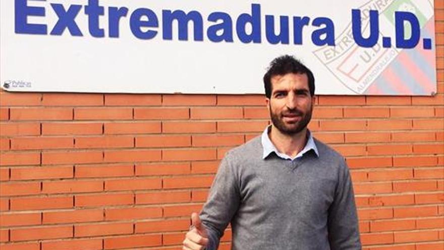 Juan Velasco, exinternacional, nuevo técnico del Extremadura