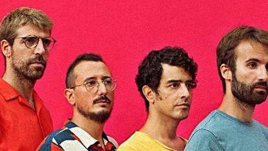 Guillem Gisbert, Arnau Vallvé, Roger Padilla i Martí Maymó formen el grup Manel.