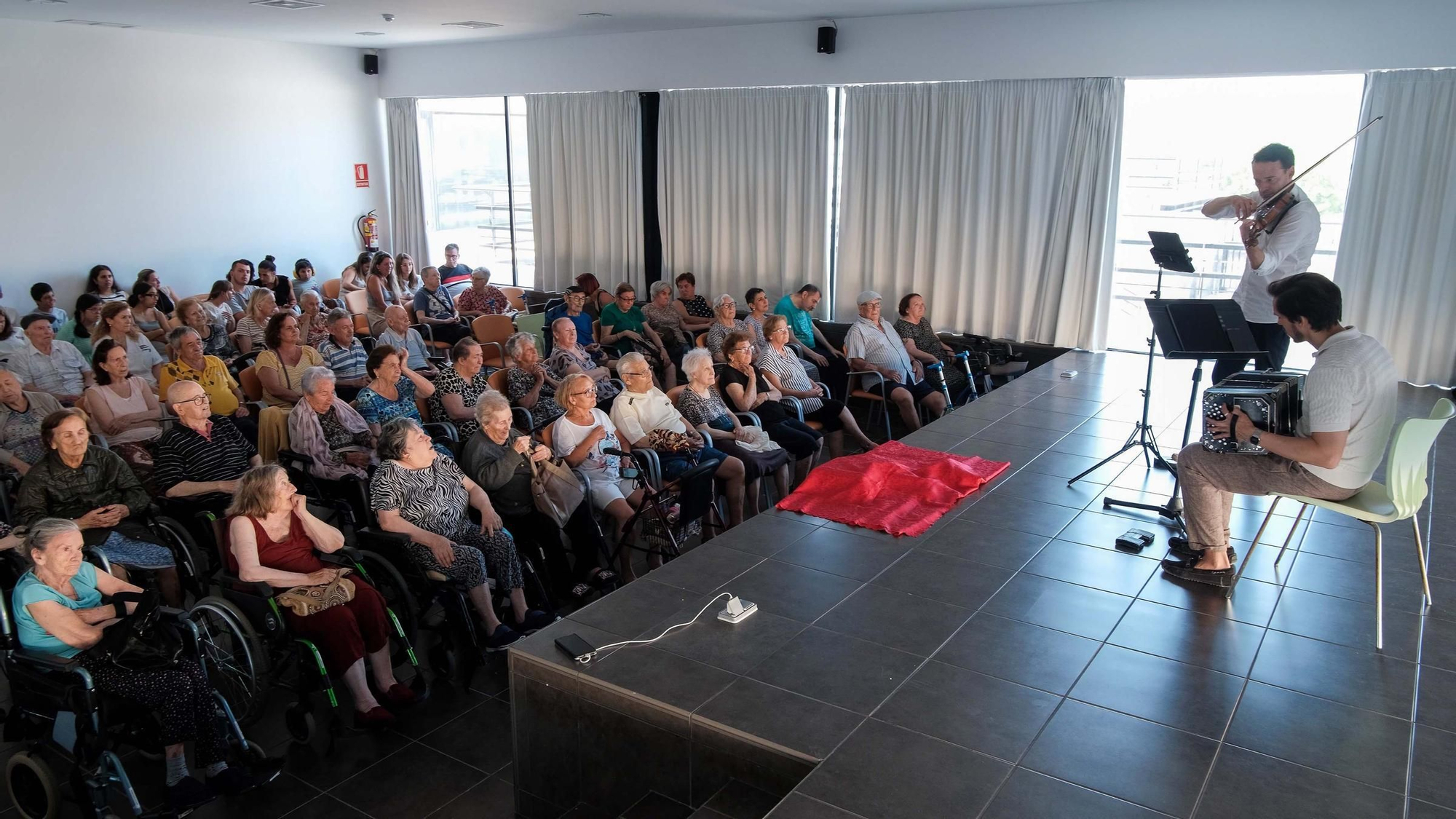 Musicoterapia en Sa Serra para mayores y jóvenes con diversidad funcional