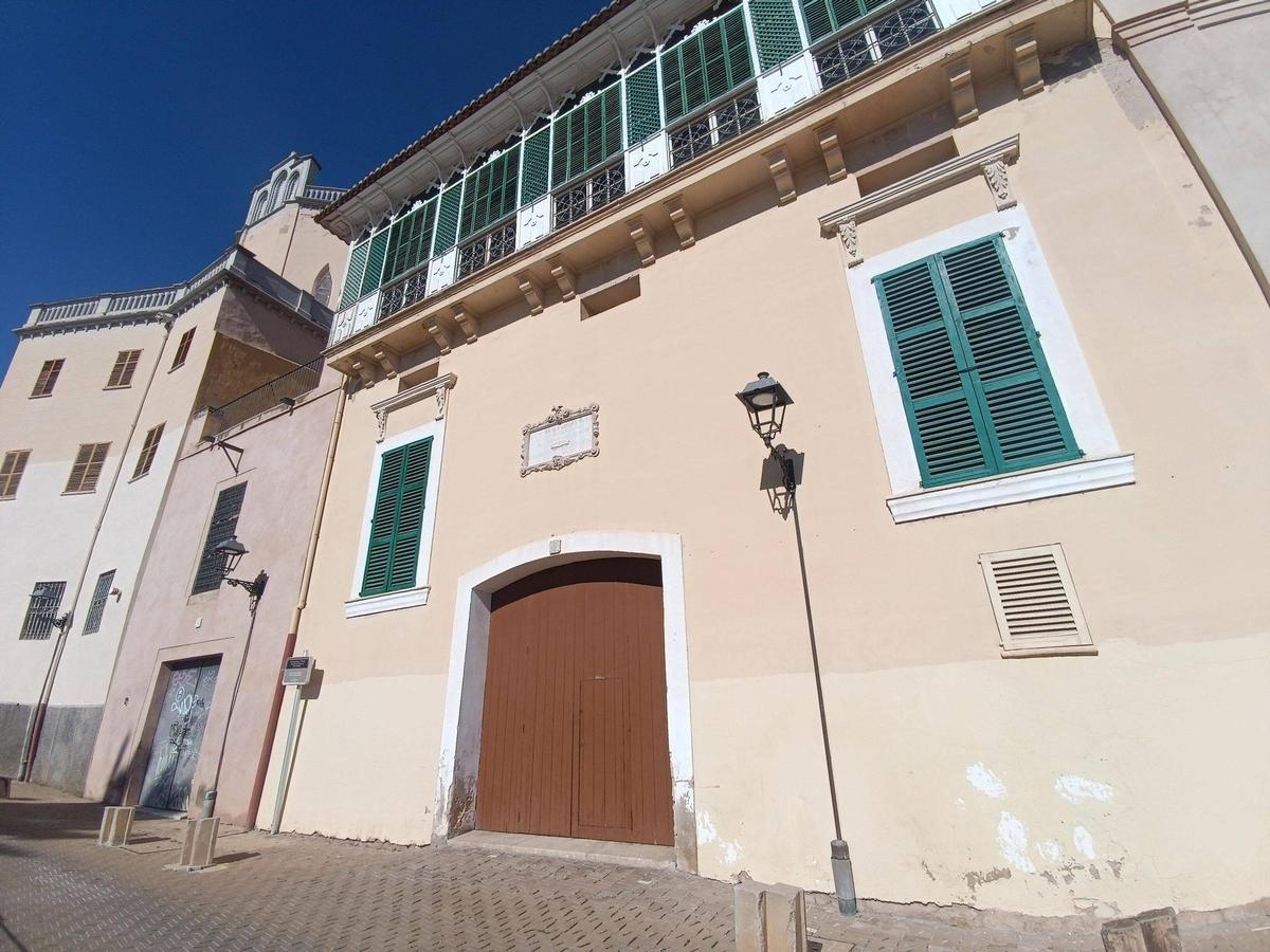 La casa natal de Antoni Maura, en la plaza Llorenç Villalonga, en Palma.