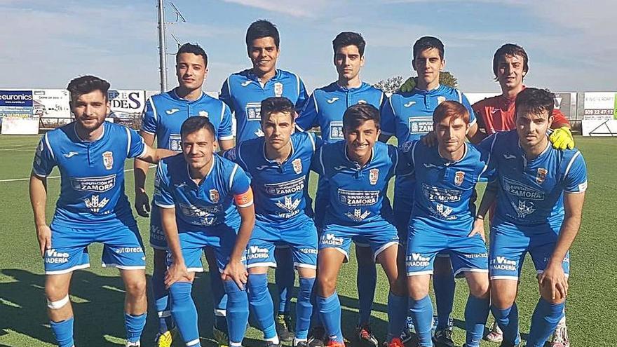 Once inicial del CD Villaralbo B frente a Camarzana y los Valles. | Cedida