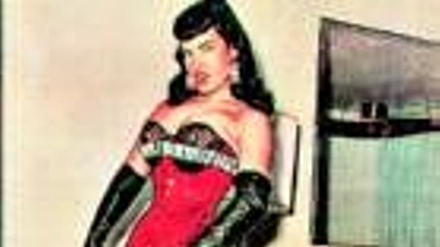 La ´pin up´ Bettie Page se encuentra en estado crítico