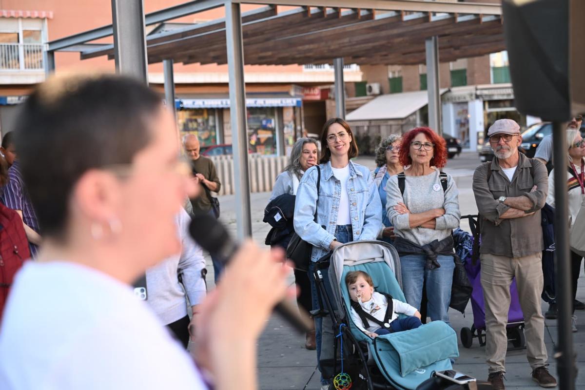 Así ha sido la protesta de 24 colectivos en Elche contra la moción antiaborto de Vox apoyada por PP Así ha sido la protesta de 24 colectivos en Elche contra la moción antiaborto de Vox apoyada por PP