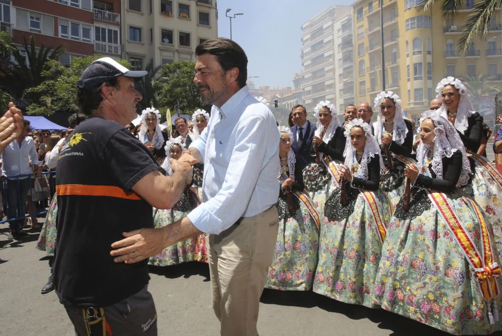 La Pirotecnia Murciana se estrena en Hogueras con una mascletá con un potente final