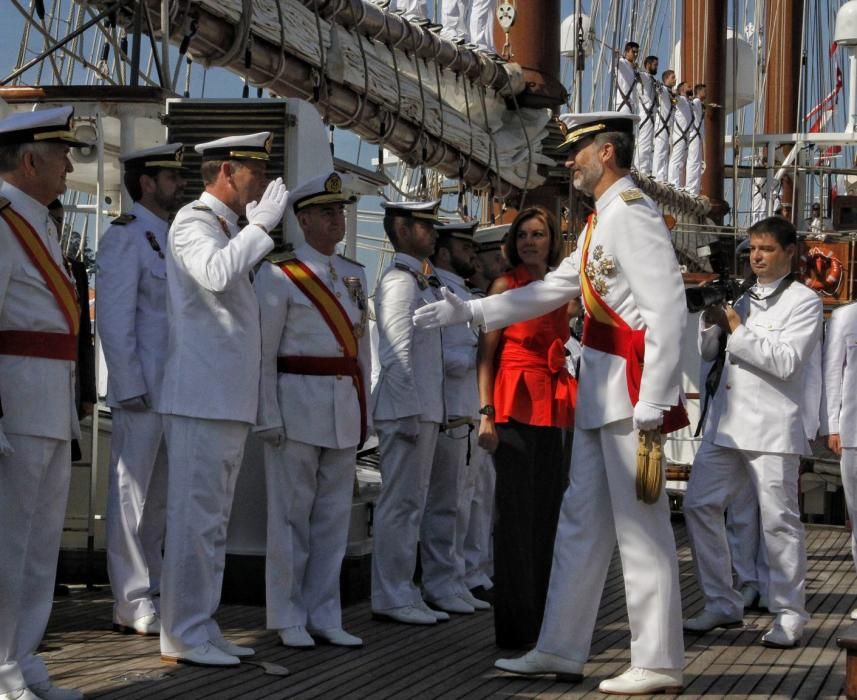 Felipe VI preside en la Escuela Naval Militar los