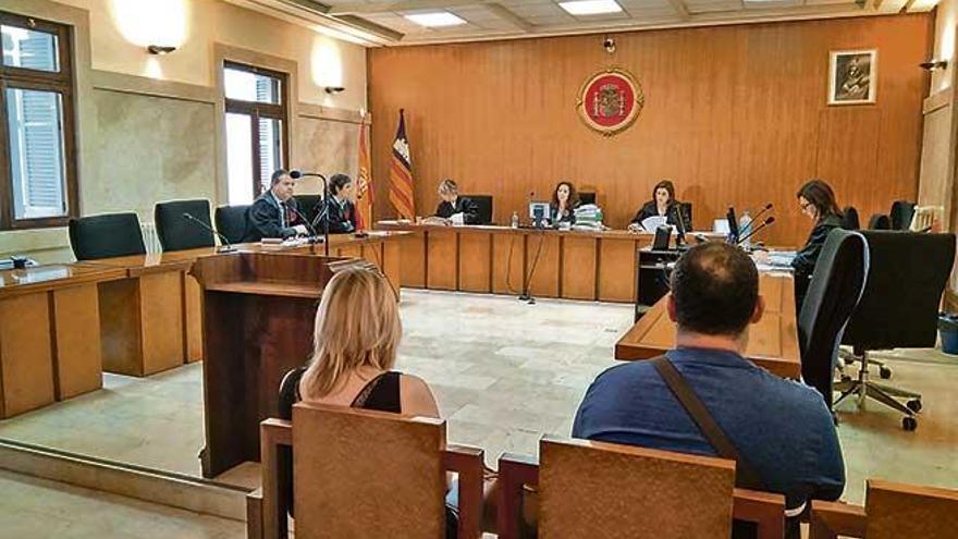 Los condenados, ayer durante el juicio celebrado en la Audiencia Provincial de Palma.