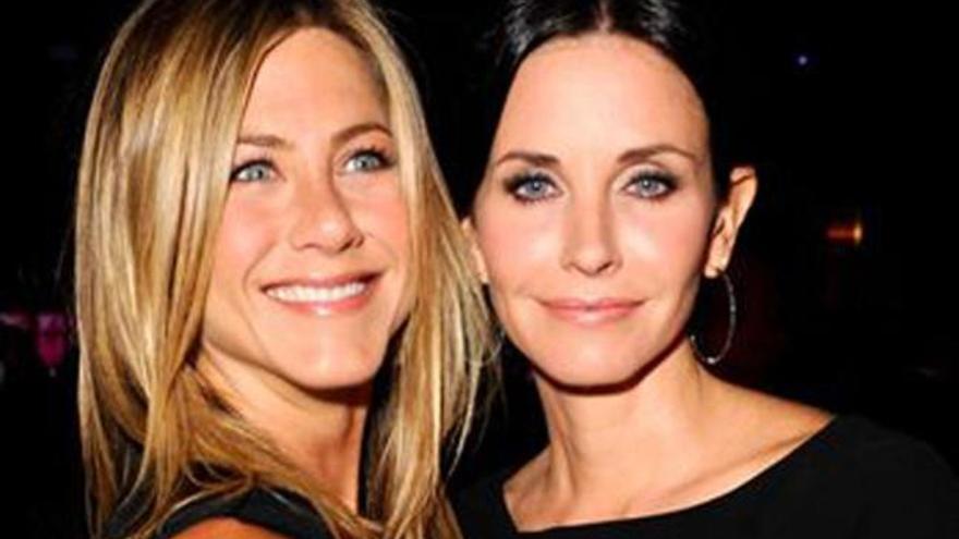 Courtney Cox junto a su amiga Jennifer Aniston.