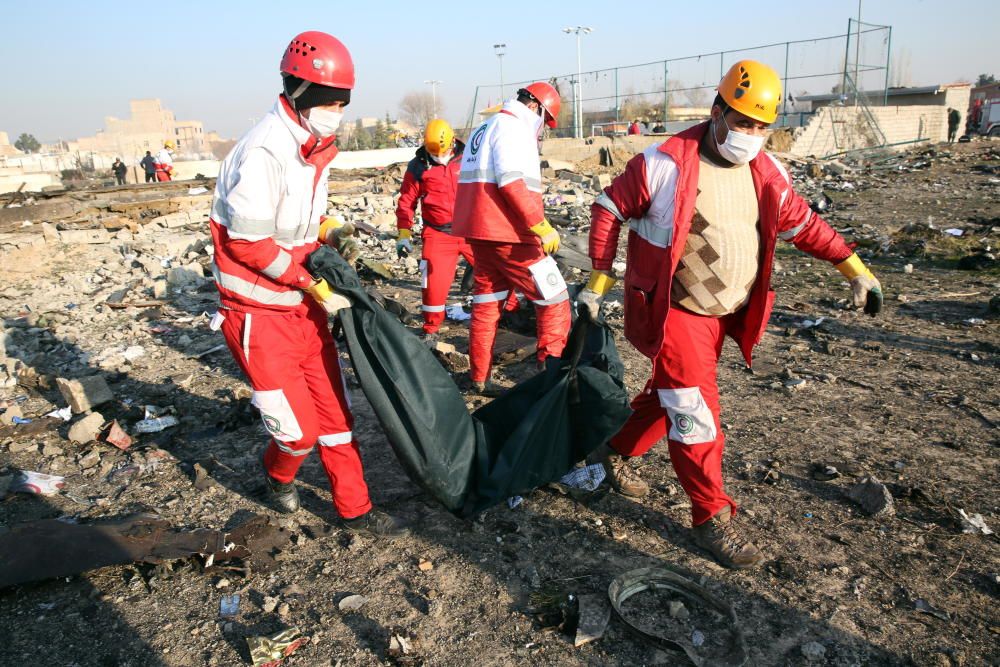 176 muertos tras estrellarse un avión en Irán.