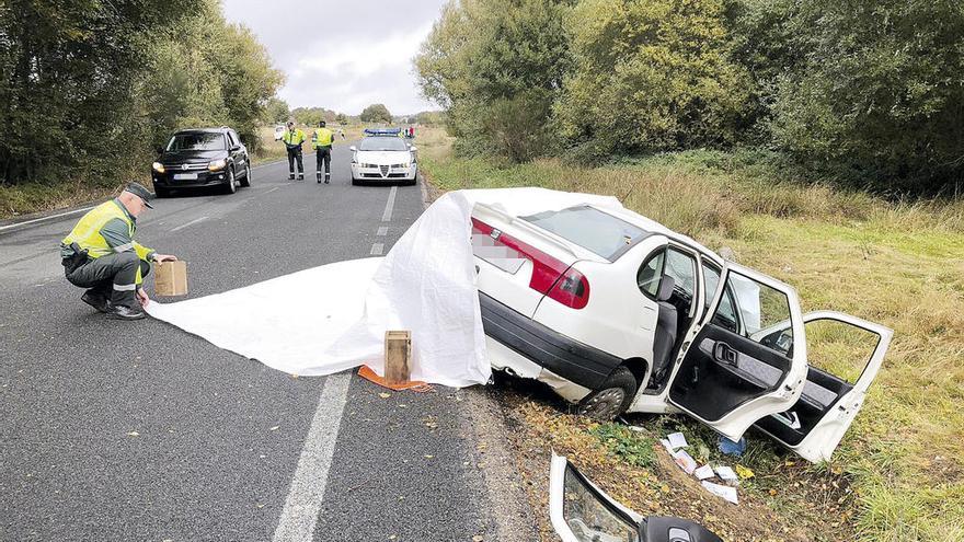 Muere un conductor de 58 años al salirse de la vía su coche en Ourense