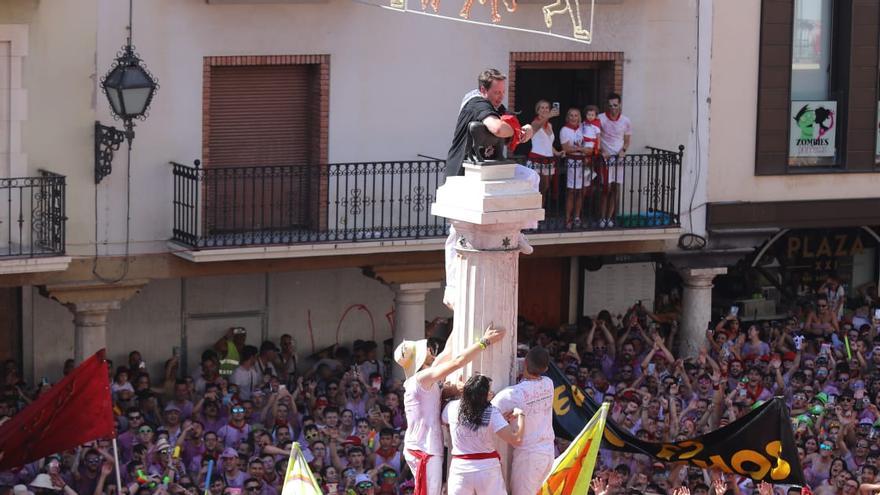 Así fue el momento de la puesta del Pañuelico en Teruel