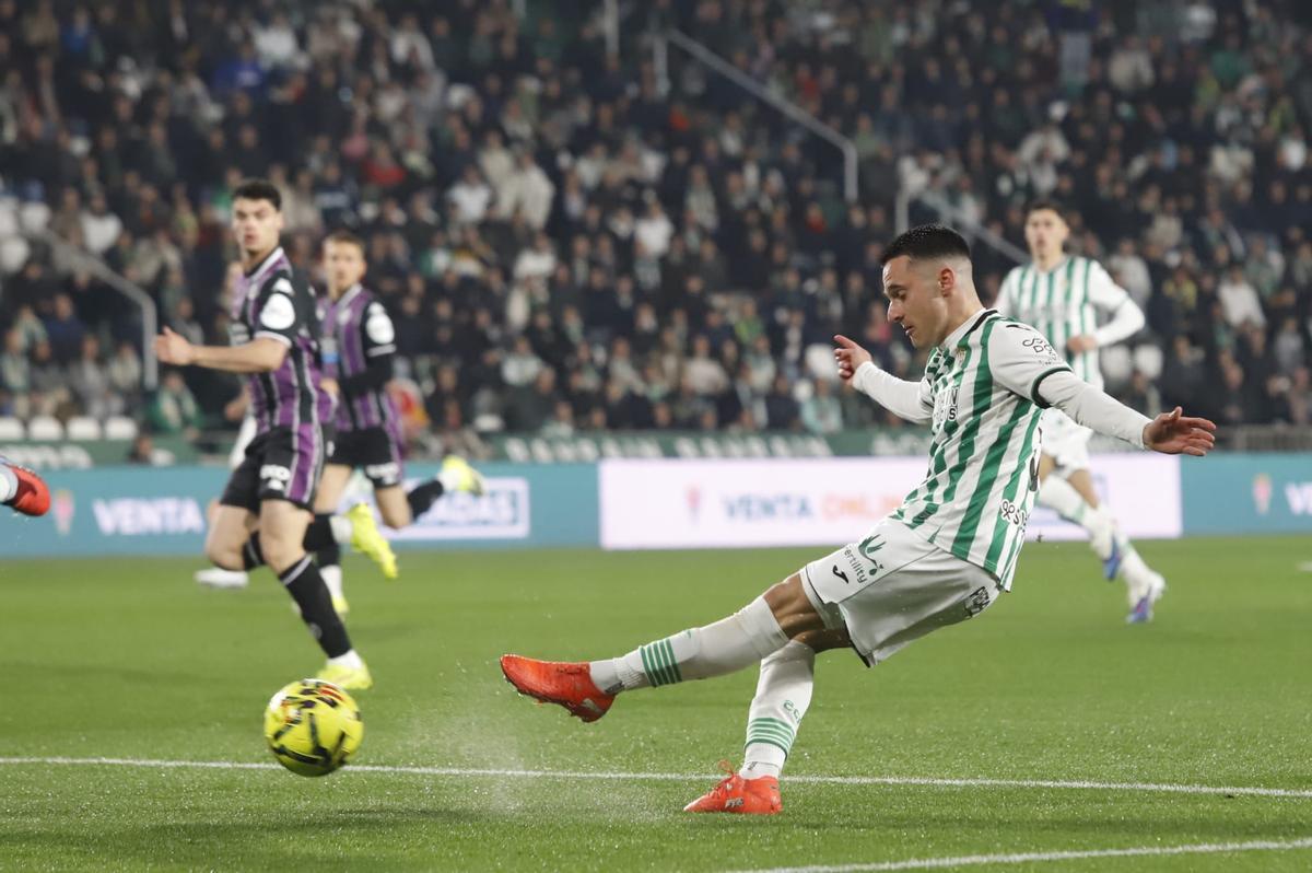Diego Bri, durante un lance del Córdoba CF-Real Valladolid.