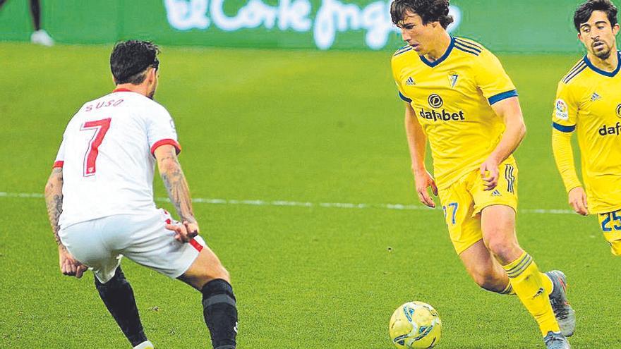 Marc Baró en su debut con el Cádiz en Primera División.