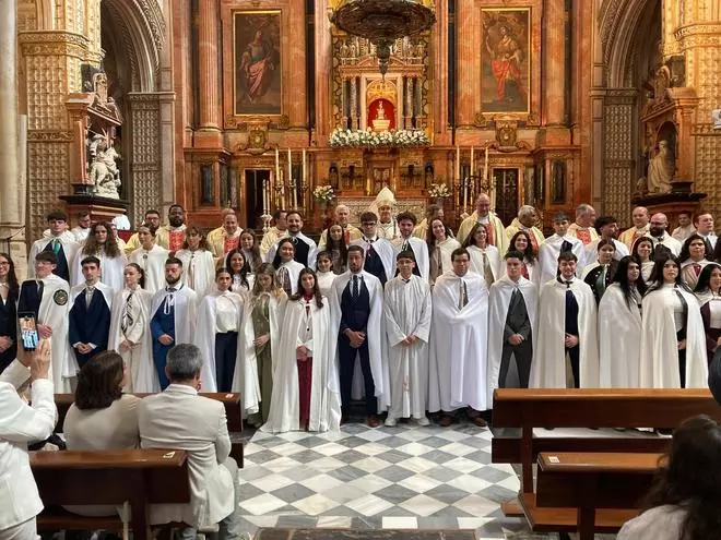 El Bautismo, Confirmación y Eucaristía para 51 catecúmenos, en imágenes