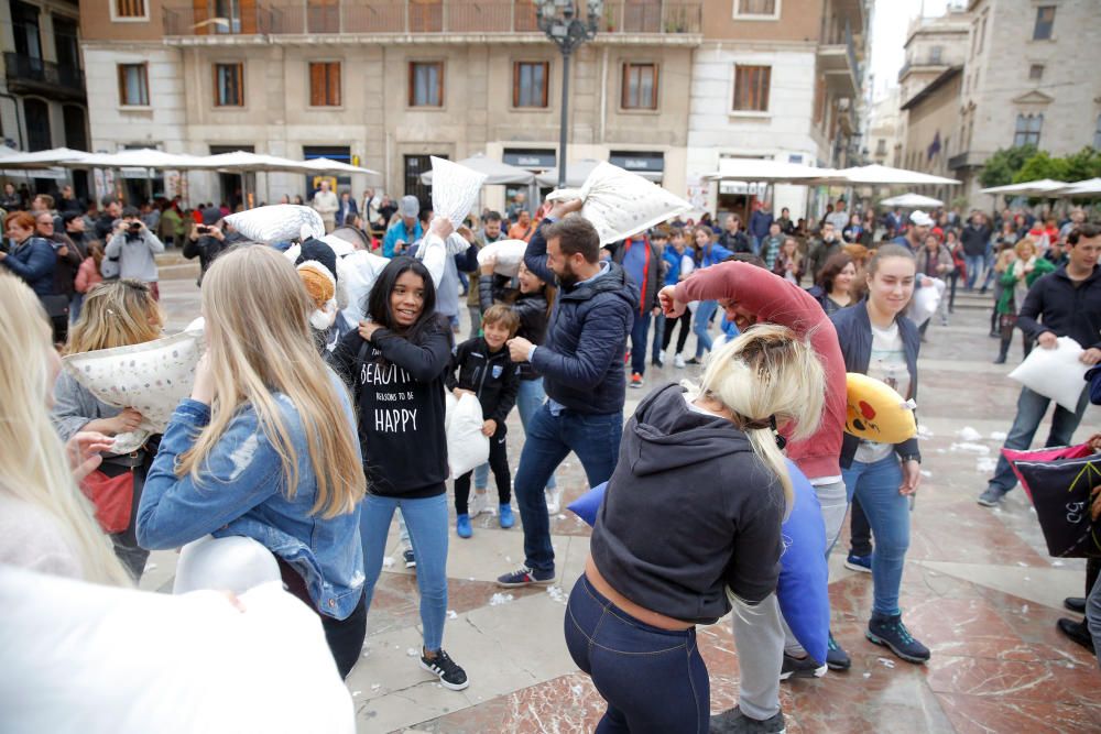 Guerra de almohadas en València