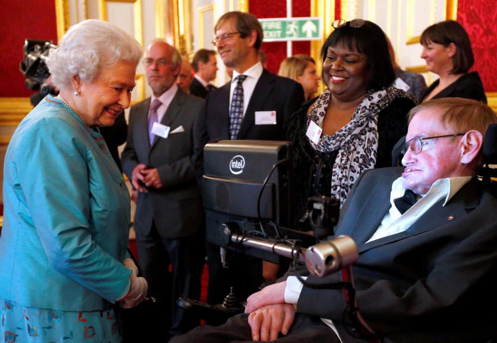 FILE PHOTO: Britain's Queen Elizabeth meets ...