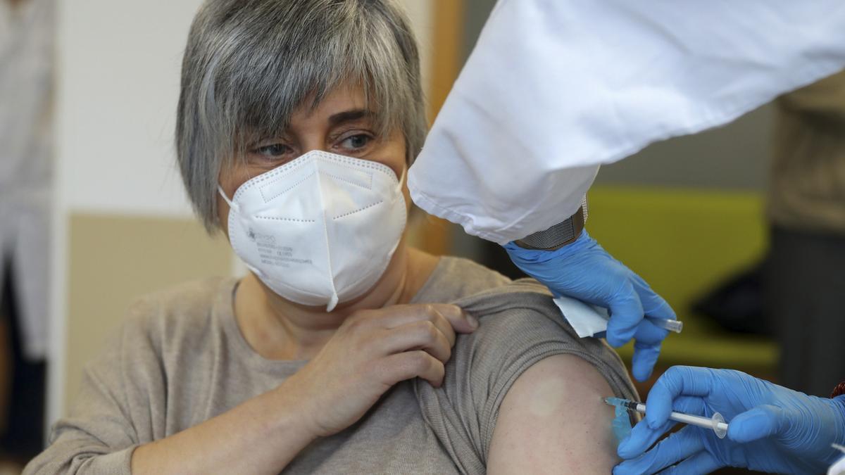 Arranca la vacunación de la cuarta dosis covid en las residencias de mayores.