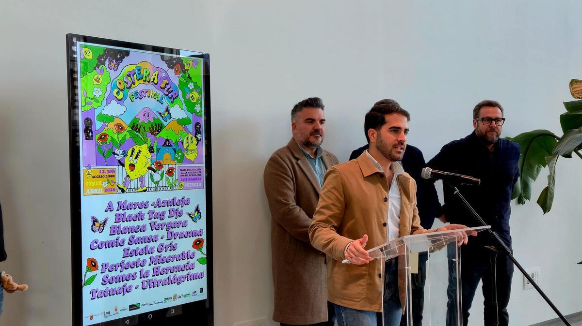 El concejal de Cultura e Identidad Diego Avilés durante la presentación del festival Costera Sur