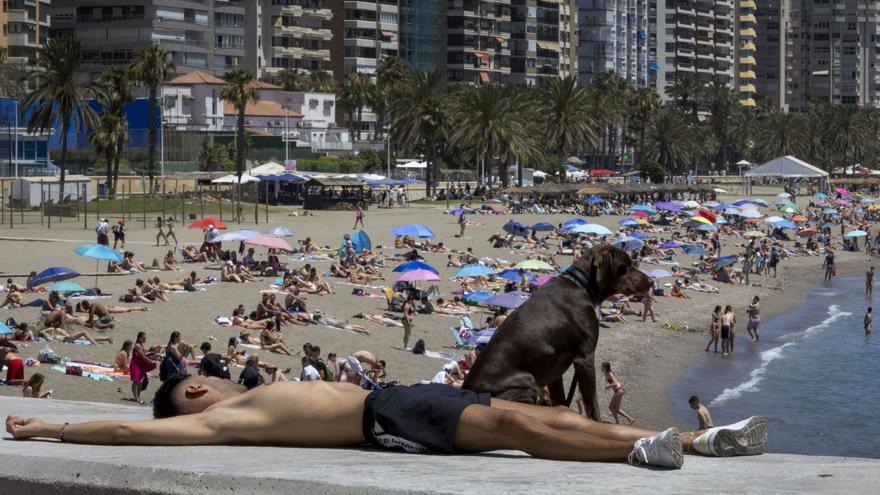 Las altas temperaturas ya han abarrotado las playas de la capital durante este pasado fin de semana.