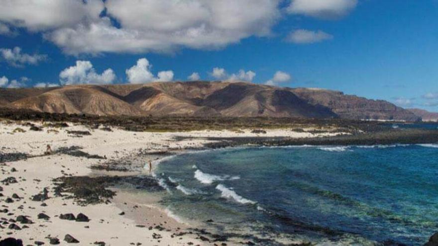 Muere un hombre tras ser rescatado del mar en Lanzarote en parada cardiorrespiratoria