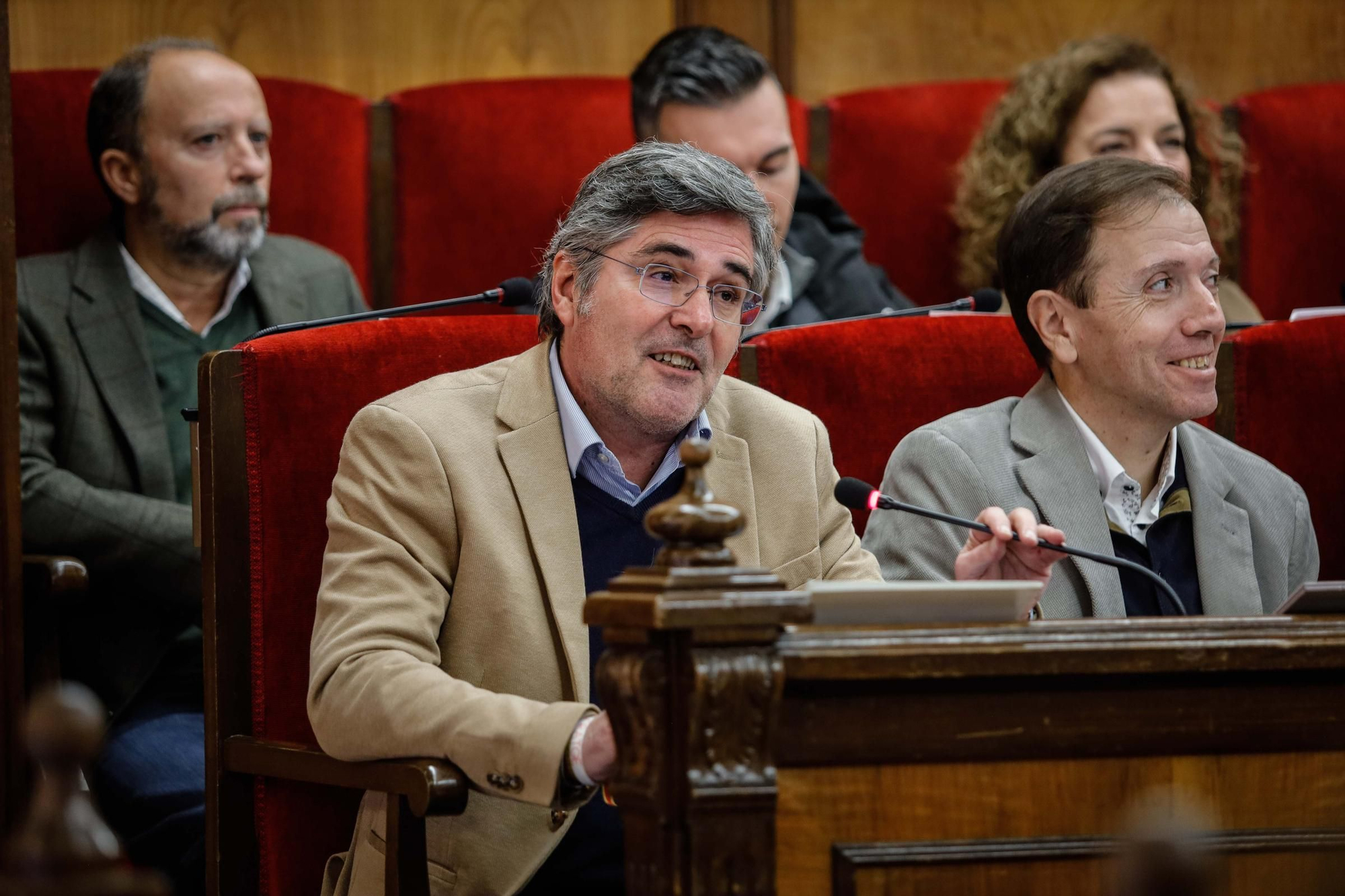 Imágenes del pleno de Alcoy