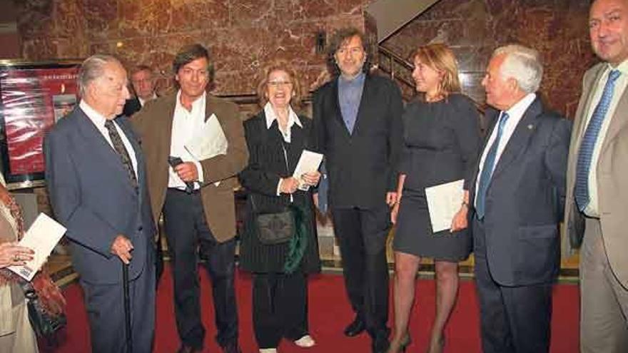 Los participantes en la inauguración oficial, con Rodríguez Fer, en el centro.