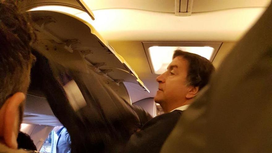 Alesanco, ayer, en el vuelo a Milán.