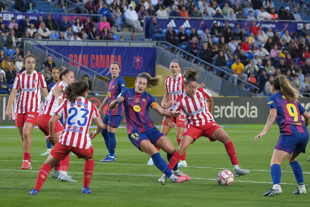 La Final de la Copa de la Reina entre el FC Barcelona y Atlético de Madrid, en el estadio de Gran Canaria