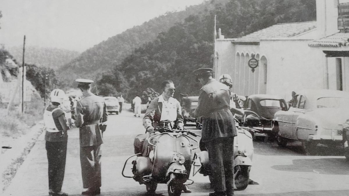 Un control fronterer al Pertús a finals dels anys 50.