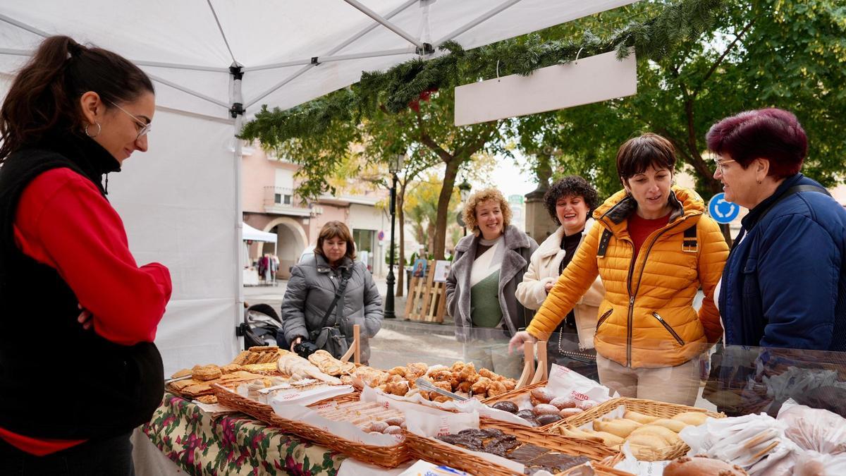 En la muestra también se pueden adquirir todo tipo de dulces.