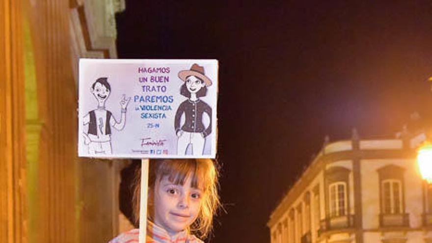 Manifestación contra la violencia de género hacia la mujer en Las Palmas de Gran Canaria