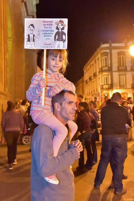 Manifestación contra la violencia hacia las ...