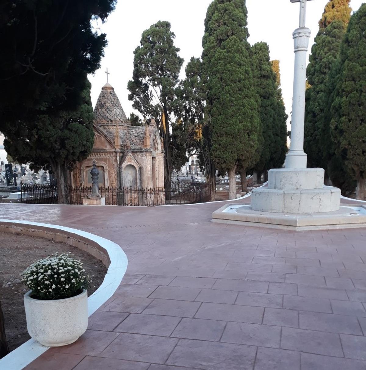 Zona interior del cementerio.