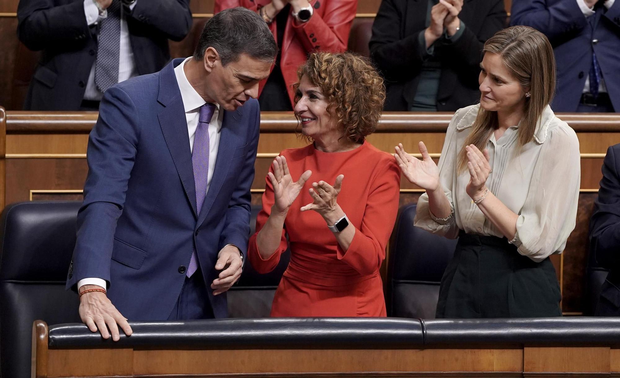 Pedro Sánchez comparece en el Congreso de los Diputados.En la imagen junto a María Jesús Montero y Sara Aagesen.