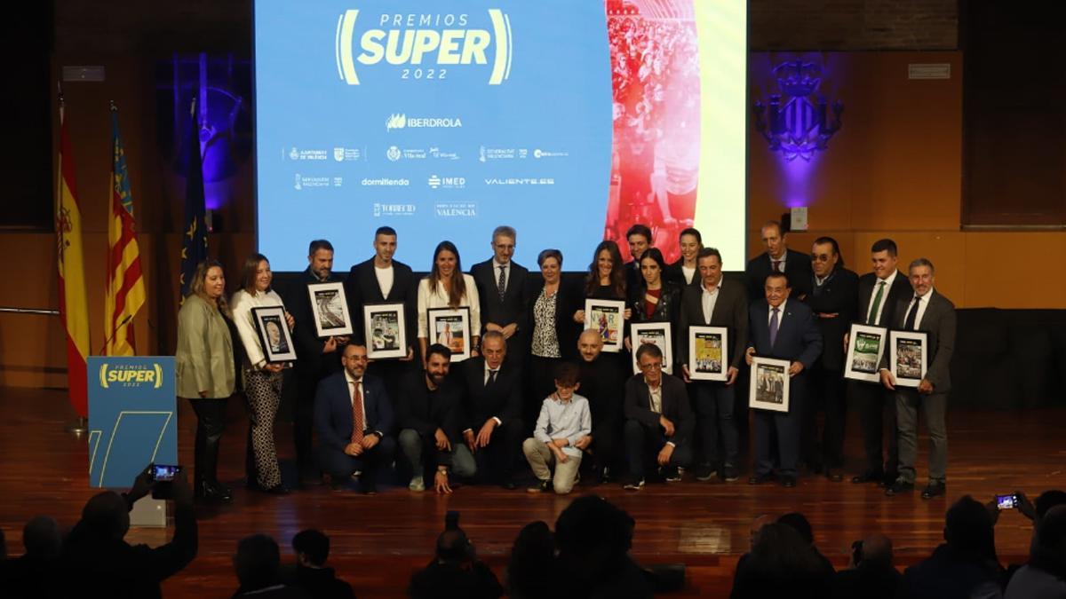 Foto de familia de los Premios SUPER 2022