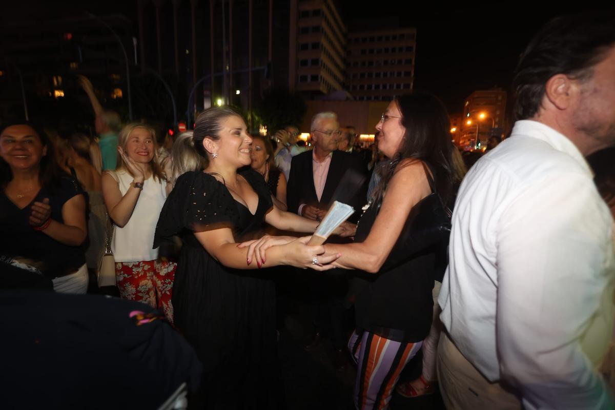 La "Arribada del Foc" congrega a miles de personas para presenciar el espectáculo piromusical