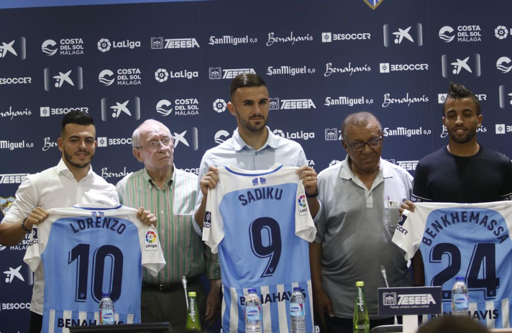 El Málaga CF presenta a Sadiku , González, y Benkhemassa