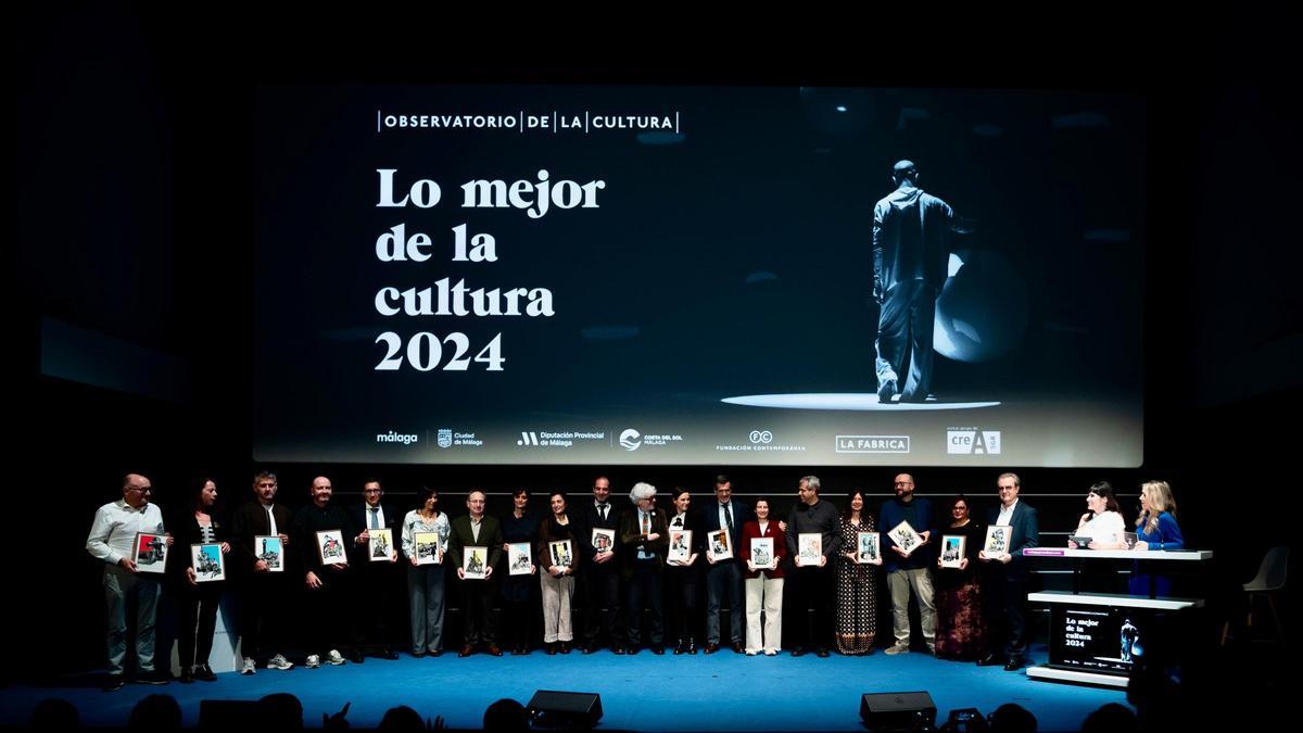 Foto de familia del acto de presentación del Observatorio de la Cultura en el Cine Albéniz