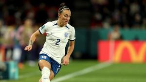 Lucy Bronze, durante el partido contra china