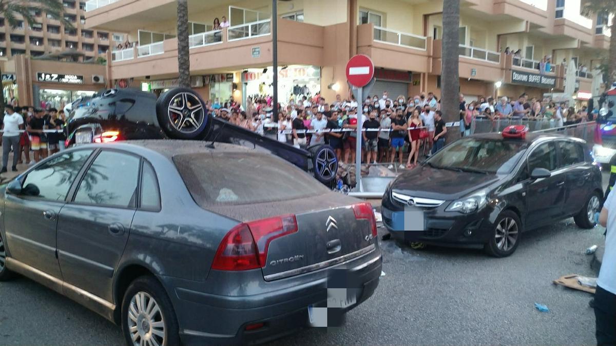 Estado de los tres coches implicados en el accidente en Fuengirola, en el que murió un ciclista.