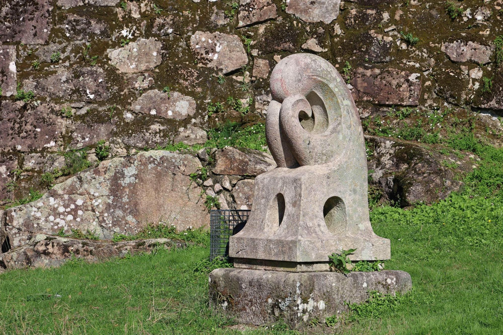 Los moradores de piedra de O Castro: una galería de arte al aire libre