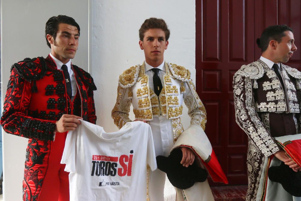 Las imágenes de la tercera corrida de abono de la feria taurina de Málaga en La Malagueta.