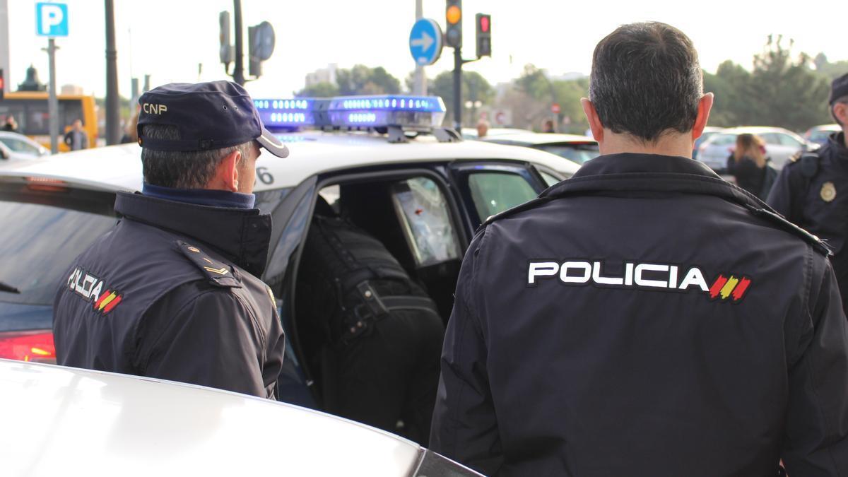 Agentes de la Policía Nacional.