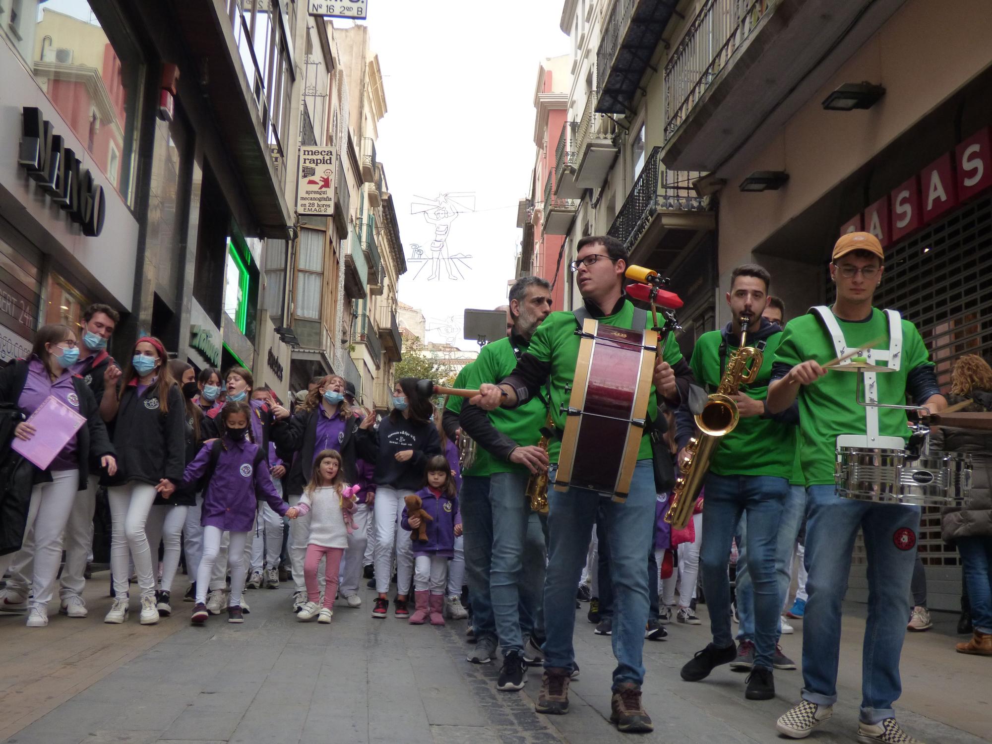 Onze colles castelleres es reuneixen a Figueres en la trobada de tardor de Colles del Nord