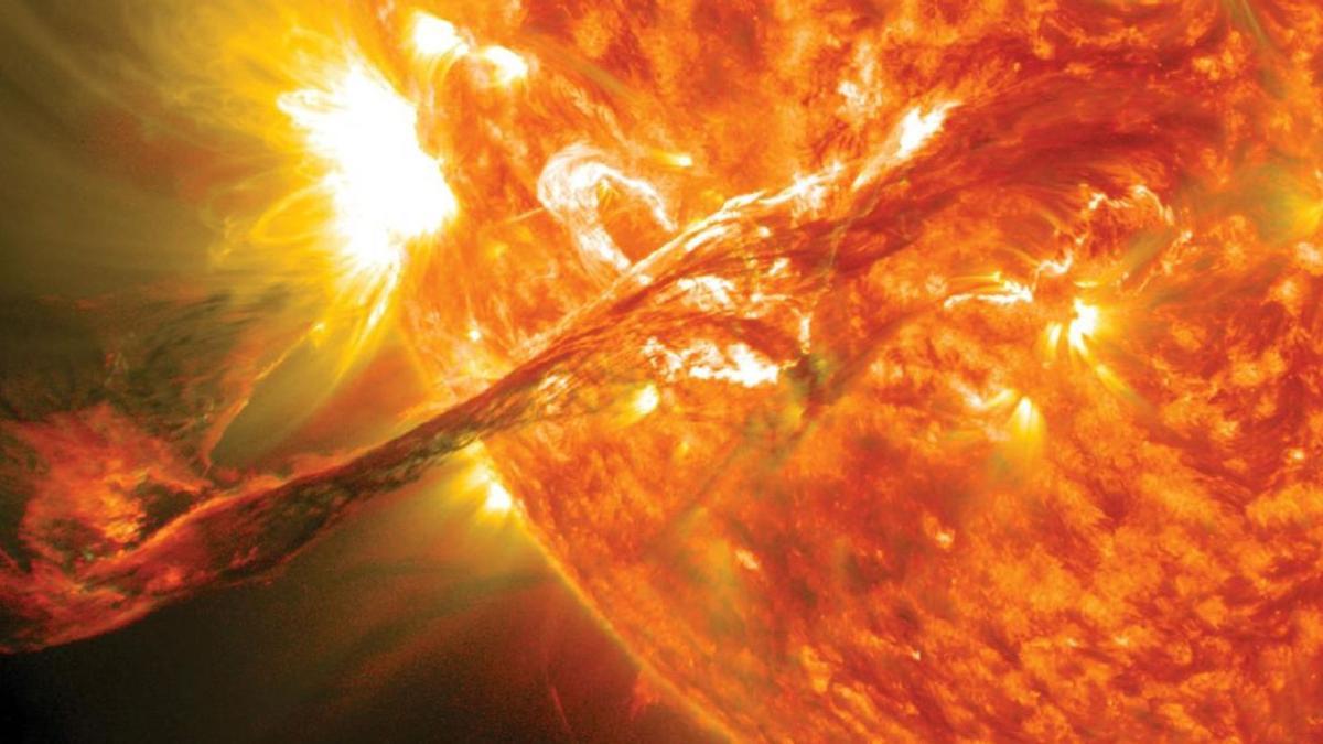 Imagen de intensidad de la atmósfera superior del Sol tomada por el Observatorio de Dinámica Solar.