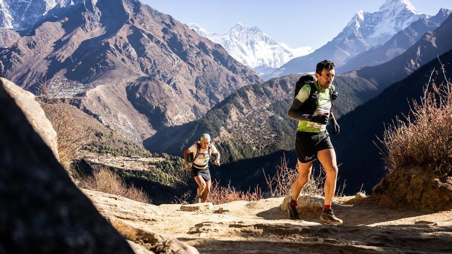 El increíble desafío de correr por el Everest