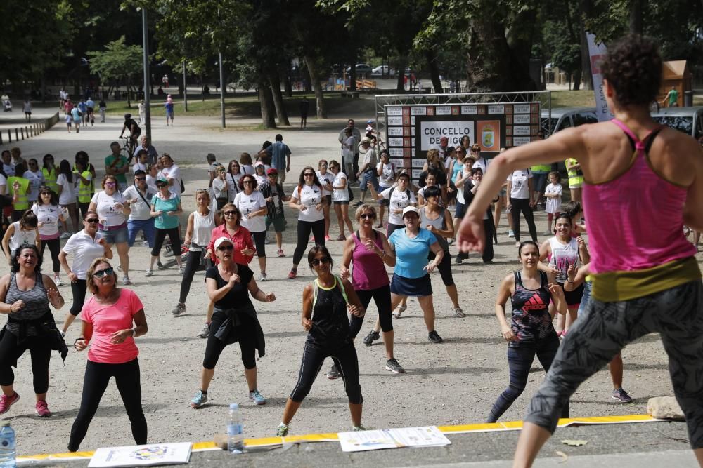 Anadaina solidaria contra el cáncer en Cangas